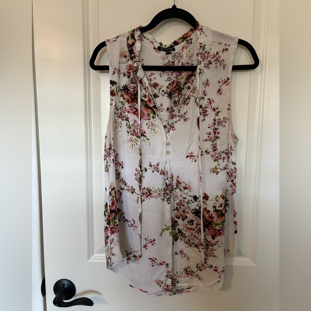 Floral Sleeveless Blouse – Lightweight & Feminine